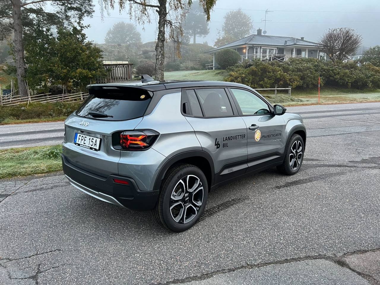 Jeep Avenger Summit Electric 156hk BEV 2023, bild 5/10