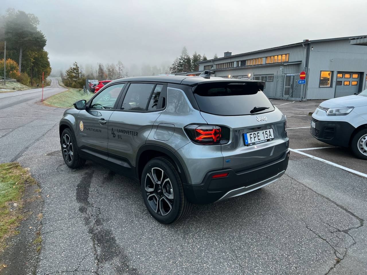 Jeep Avenger Summit Electric 156hk BEV 2023, bild 7/10