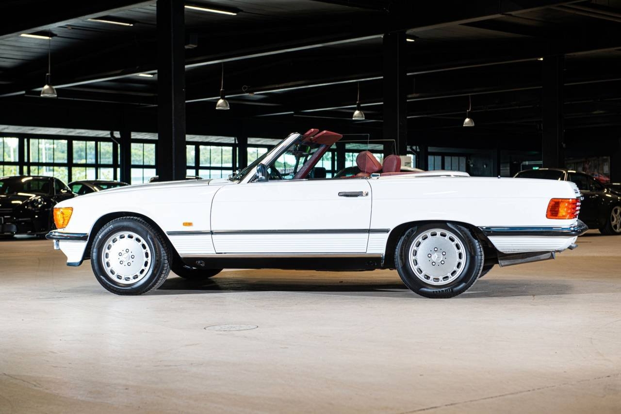 Mercedes-Benz 300 SL Automat 1988, photo 2/10