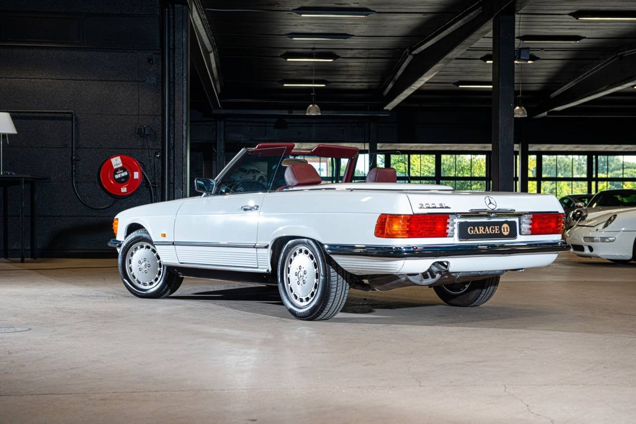 Mercedes-Benz 300 SL Automat 1988, photo 3/10