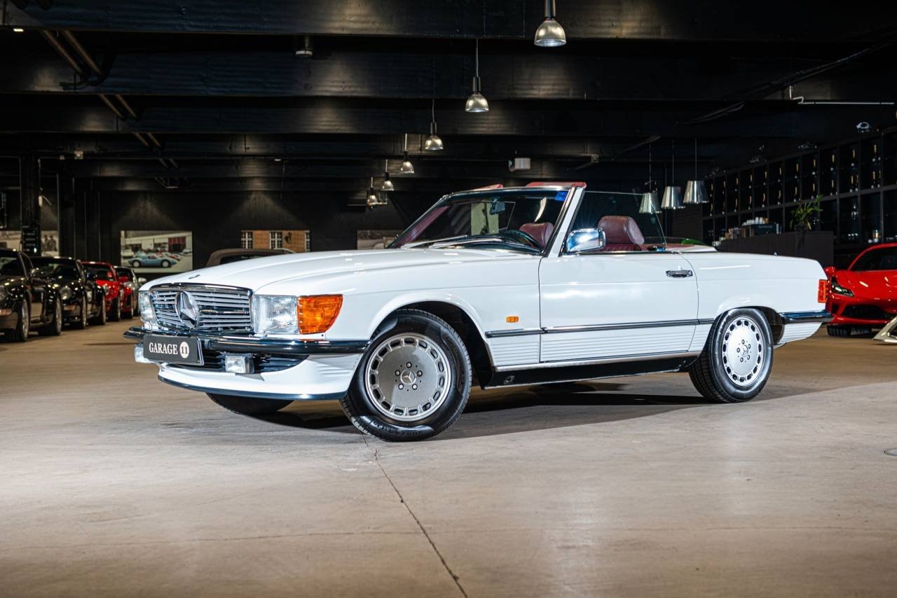 Mercedes-Benz 300