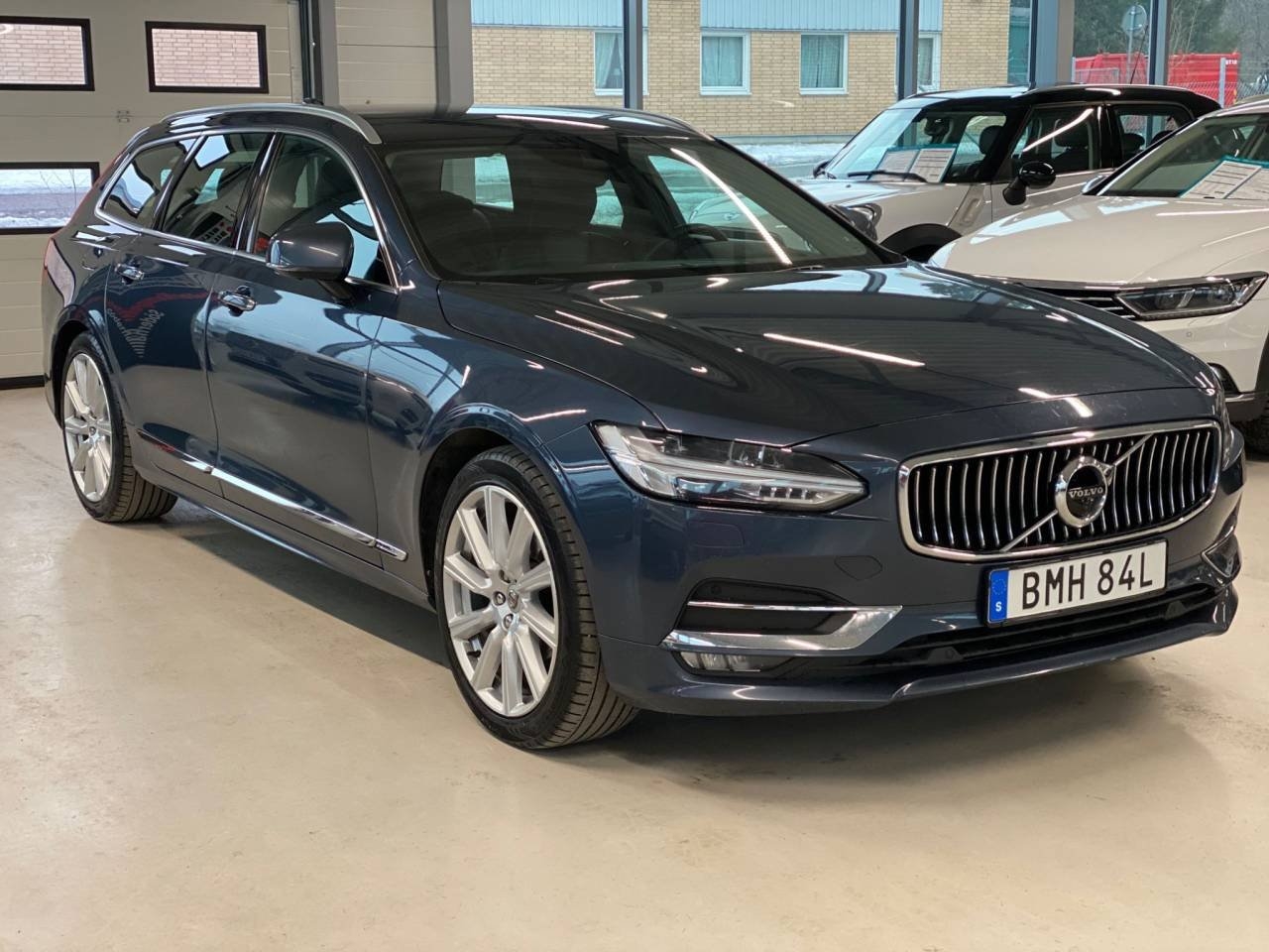 Volvo V90 2020, kuva 4/10