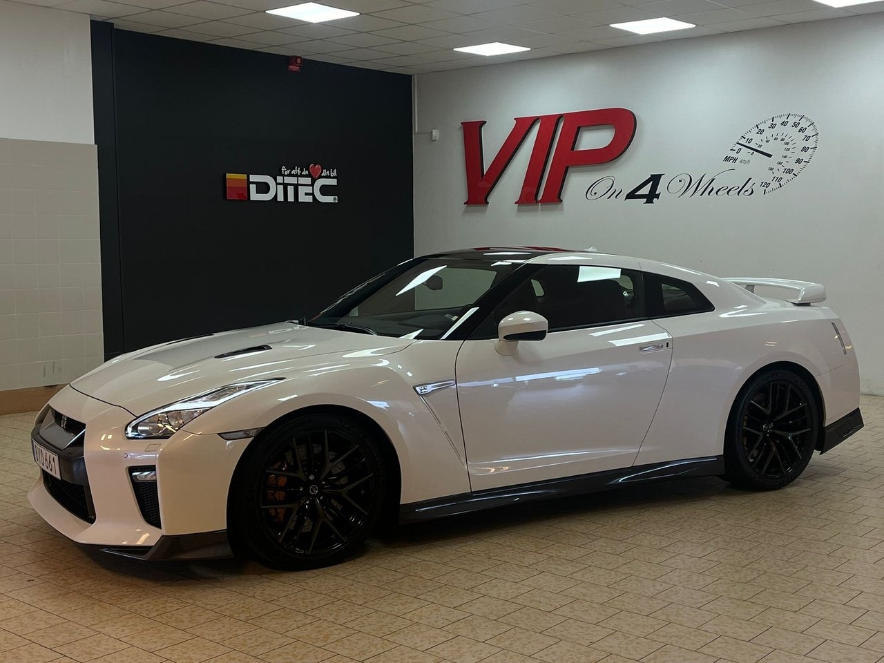 Nissan GT-R