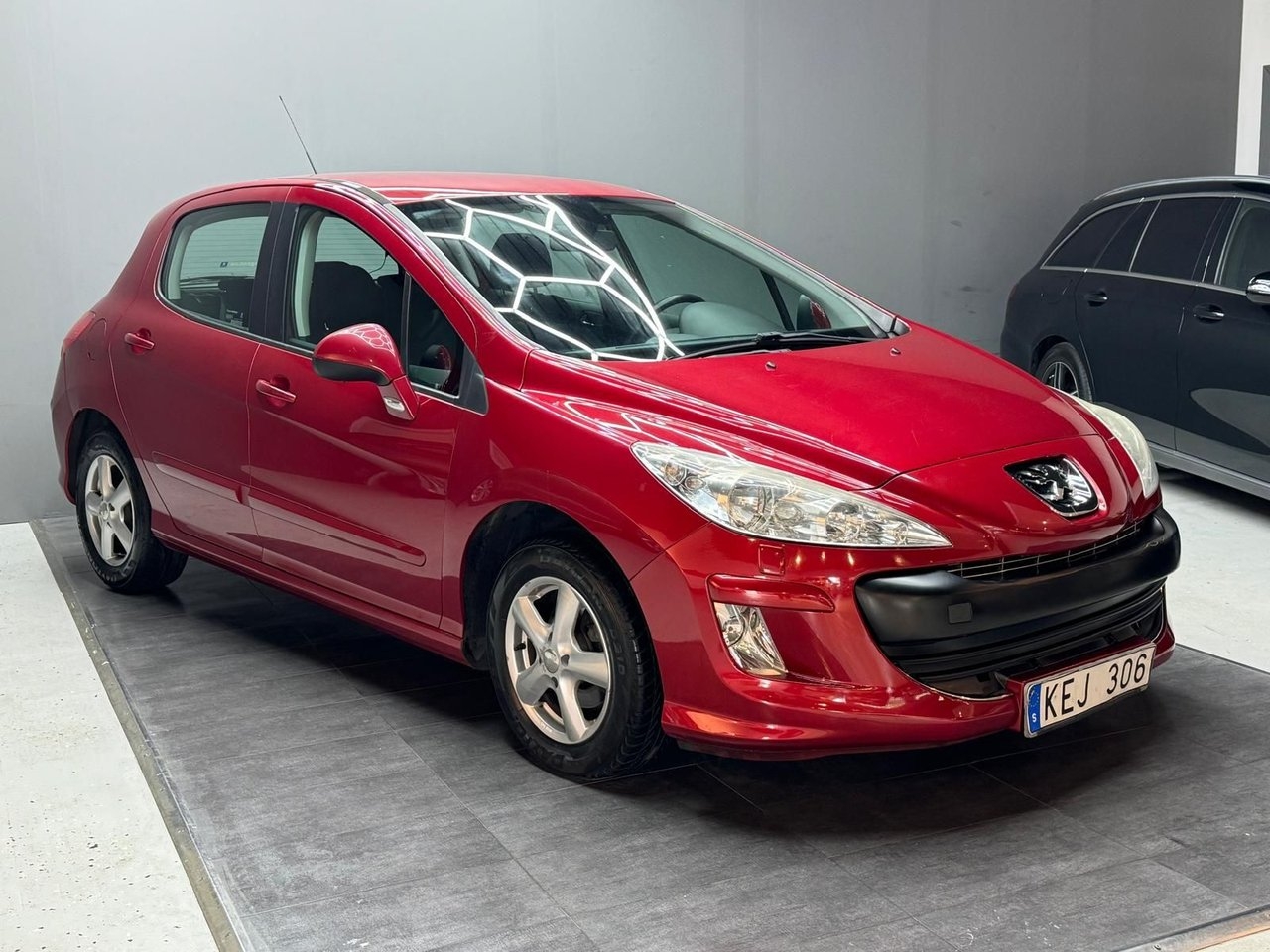 Peugeot 308 5-dörrar 1.6 THP 2010, kuva 2/10