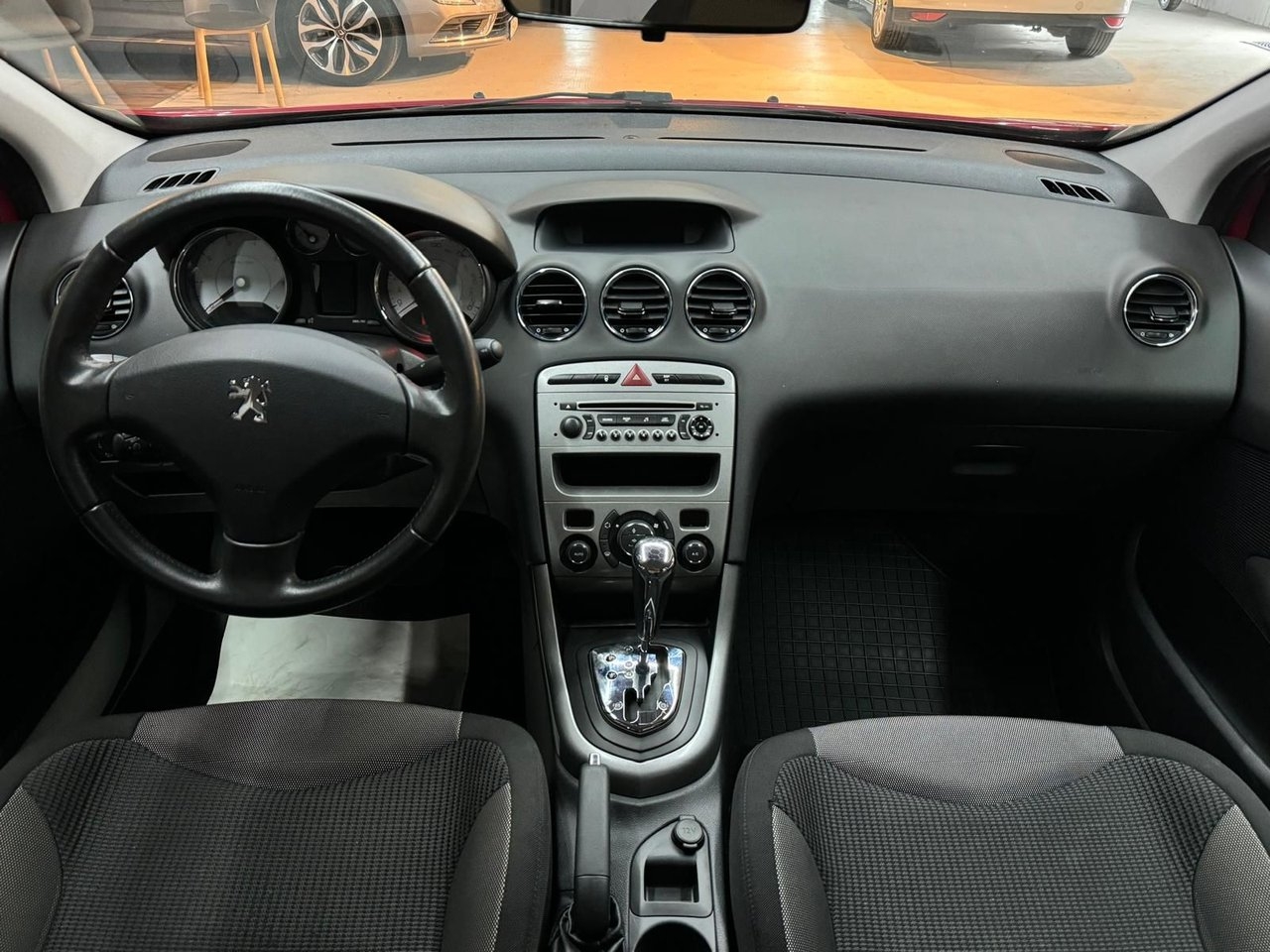 Peugeot 308 5-dörrar 1.6 THP 2010, kuva 6/10