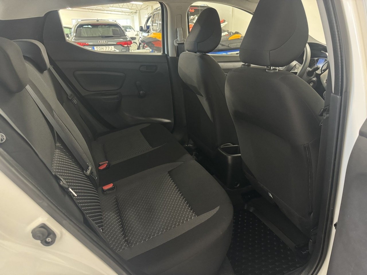 Nissan Micra 1.0 2017, bild 7/7