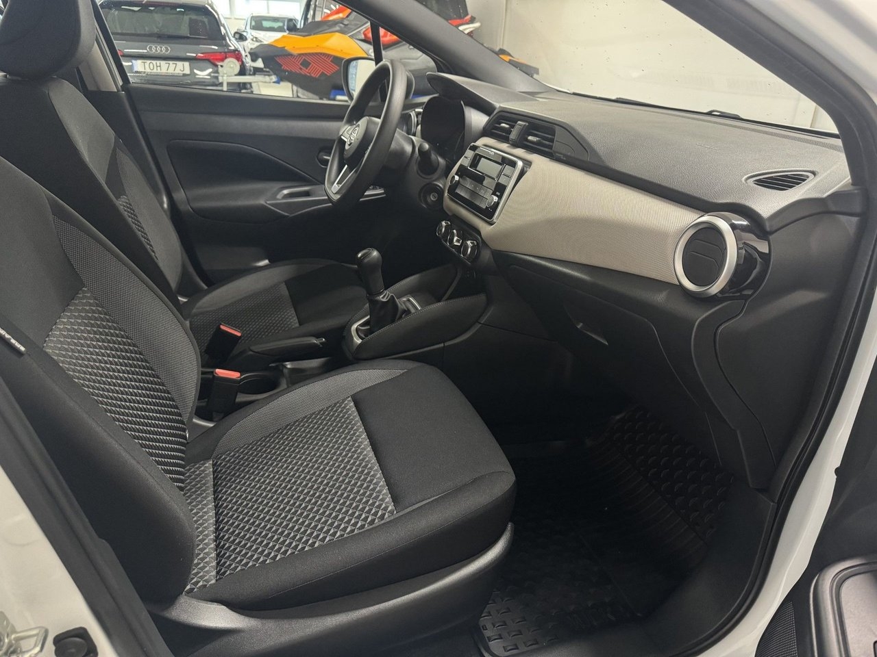 Nissan Micra 1.0 2017, bild 5/7