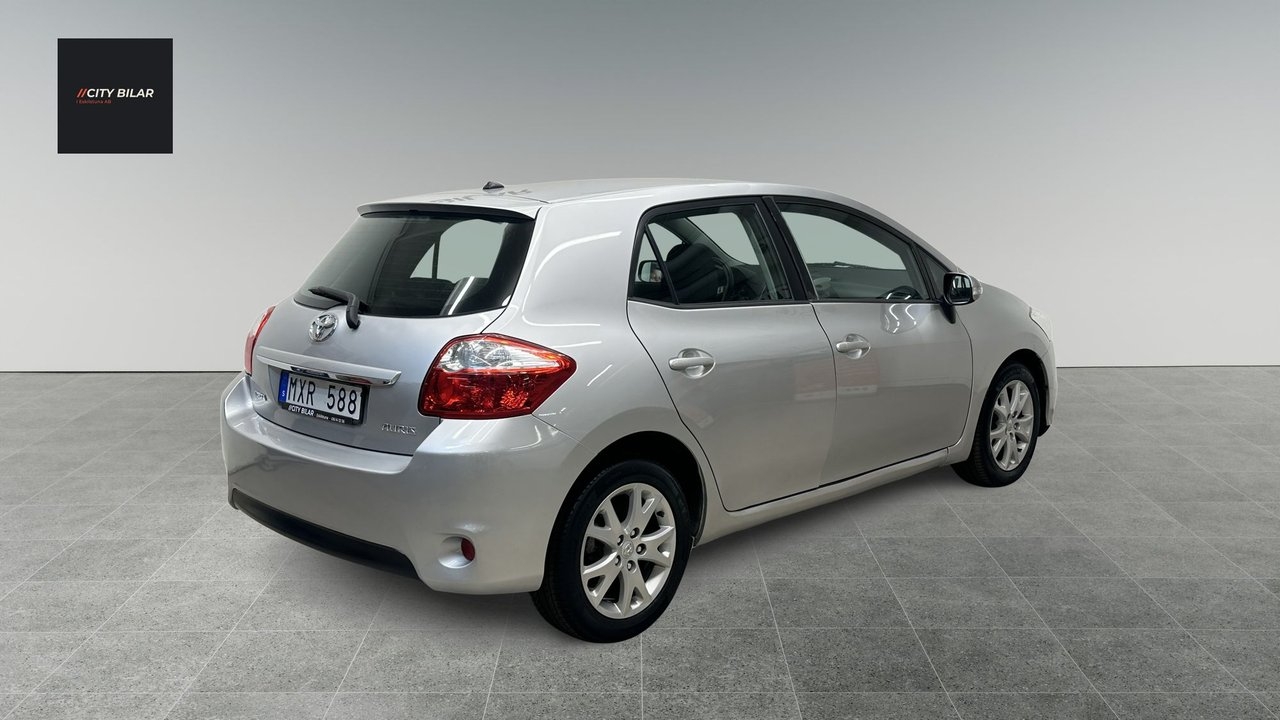 Toyota Auris 2012, bild 5/16