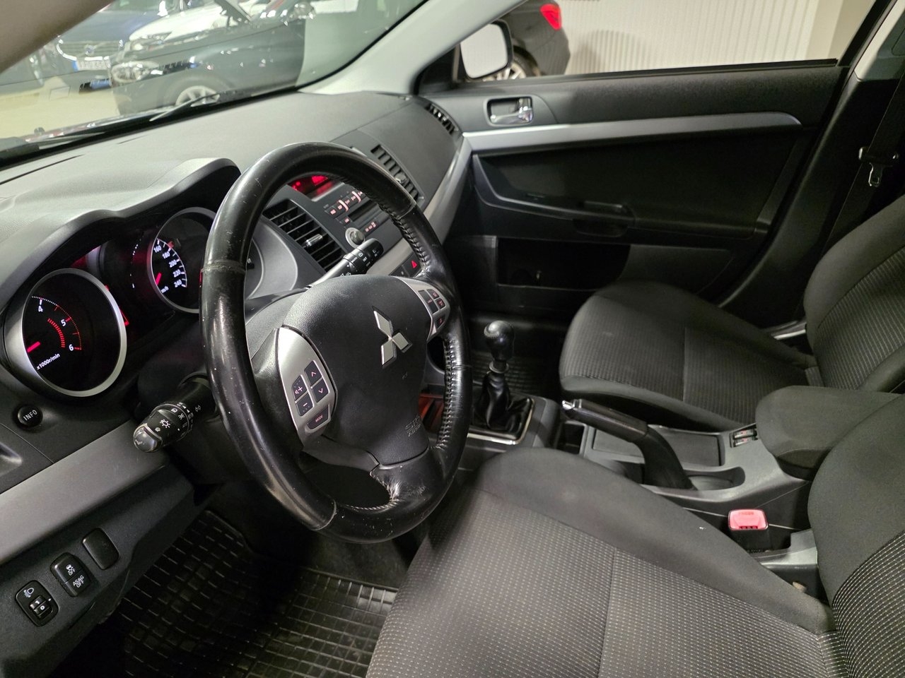 Mitsubishi Lancer 2011, bild 6/10