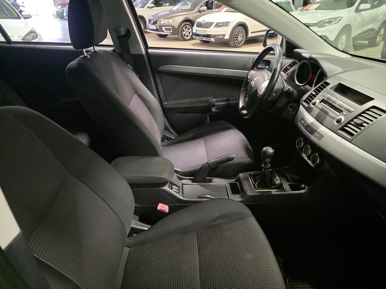 Mitsubishi Lancer 2011, bild 7/10