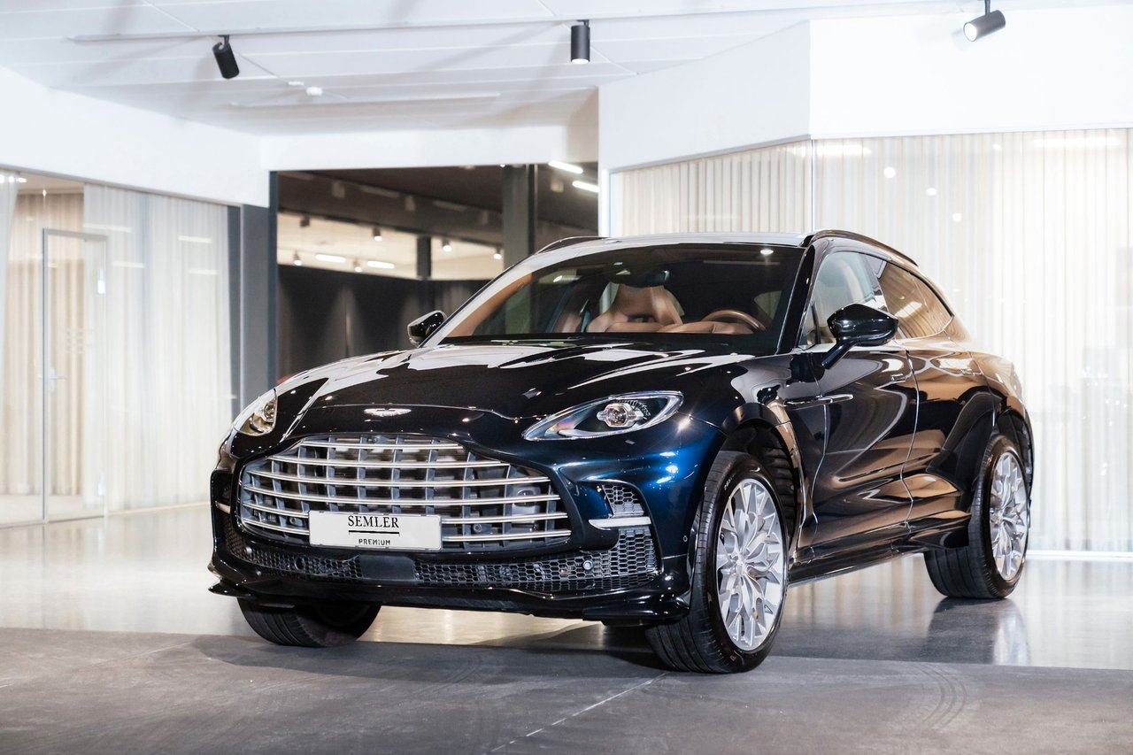 Aston Martin DBX