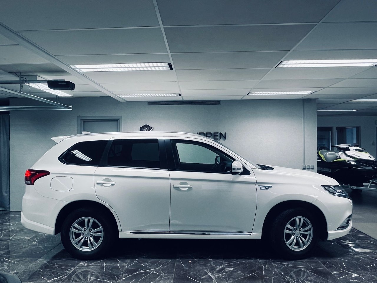Mitsubishi Outlander PHEV CVT Hybrid 4WD 2020, bild 5/10