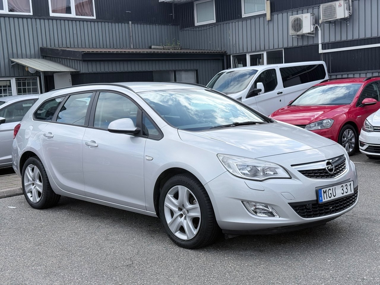 Opel Astra 2012, bild 2/9