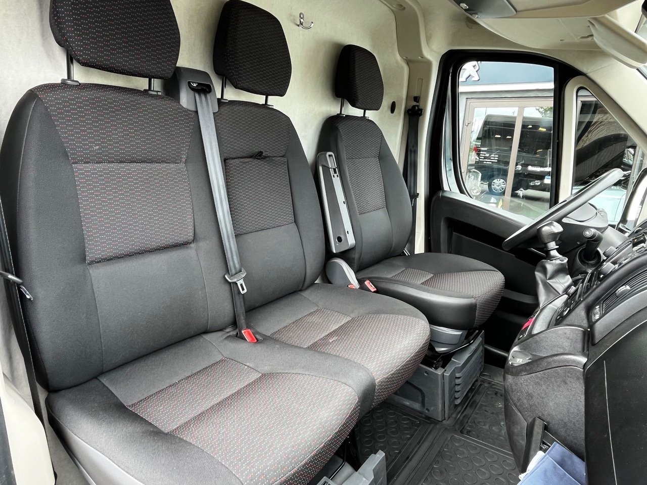 Peugeot Boxer 2021, kuva 3/5