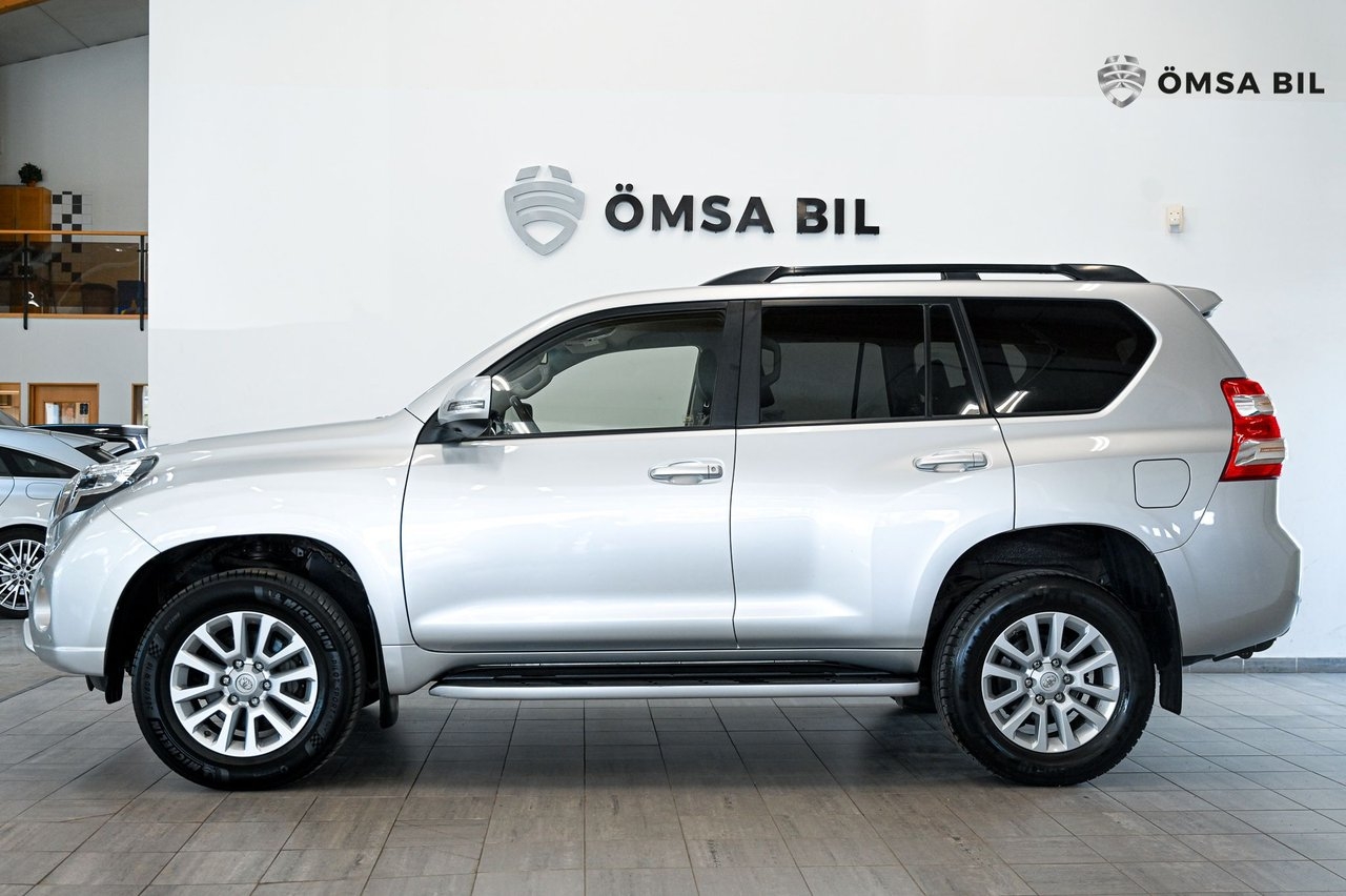 Toyota Land Cruiser 2017, bild 3/23