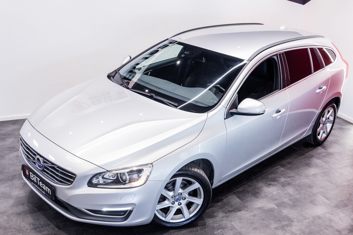 Volvo V60 D2 Powershift Momentum Euro 5 2014, bild 4/24