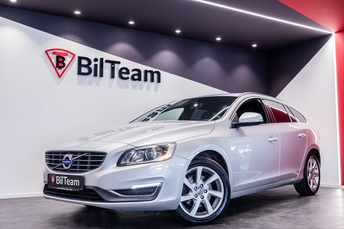 Volvo V60 D2 Powershift Momentum Euro 5 2014, bild 3/24