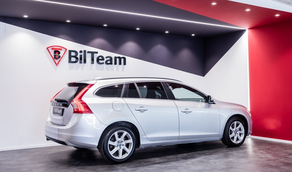 Volvo V60 D2 Powershift Momentum Euro 5 2014, bild 7/24