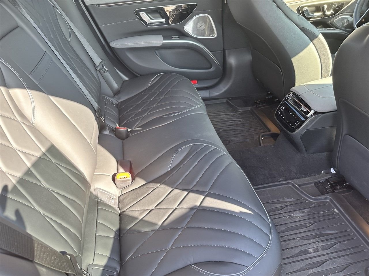 Mercedes-Benz EQS 2023, bild 4/5