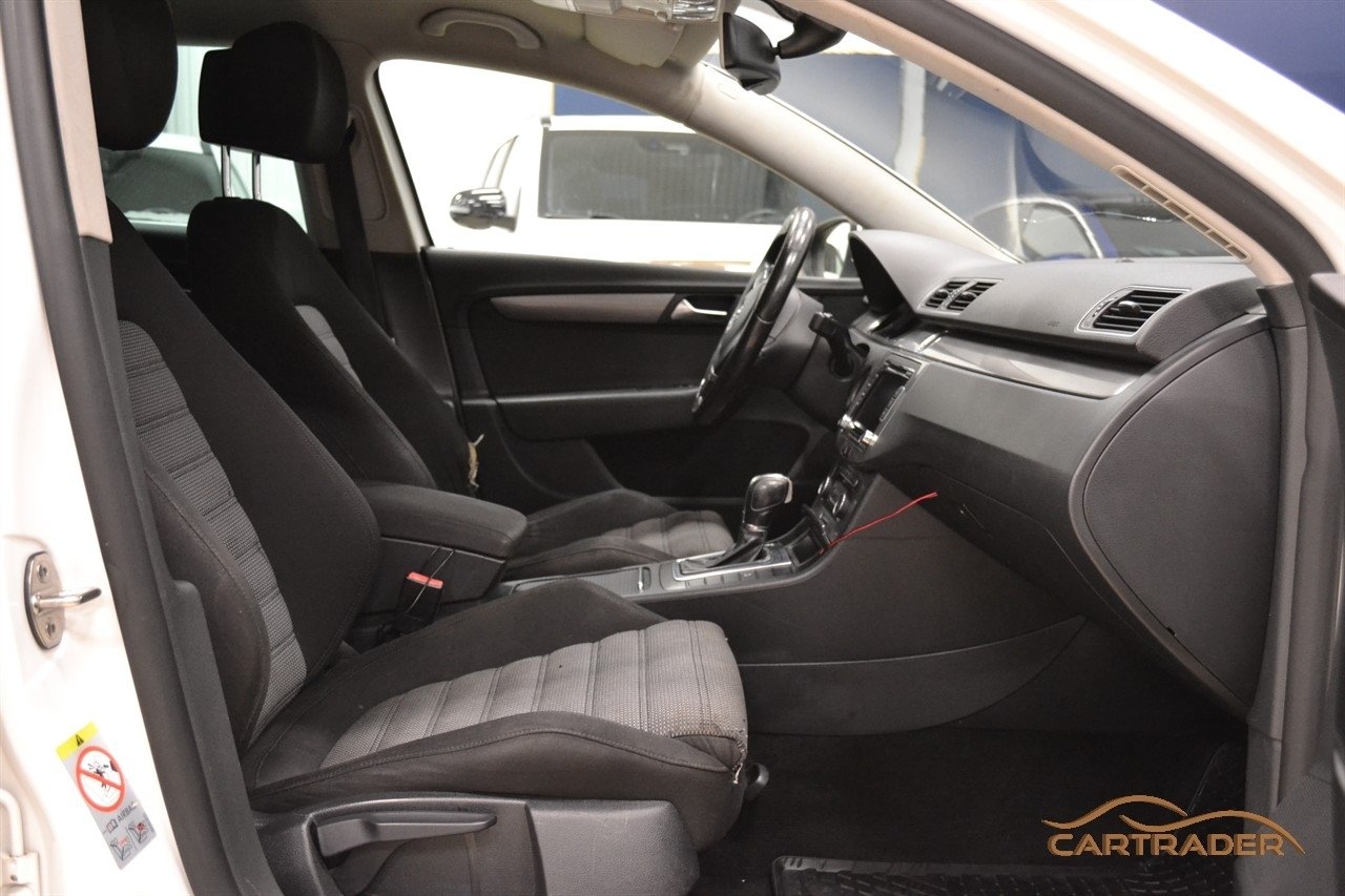 Volkswagen Passat 2012, bild 7/10