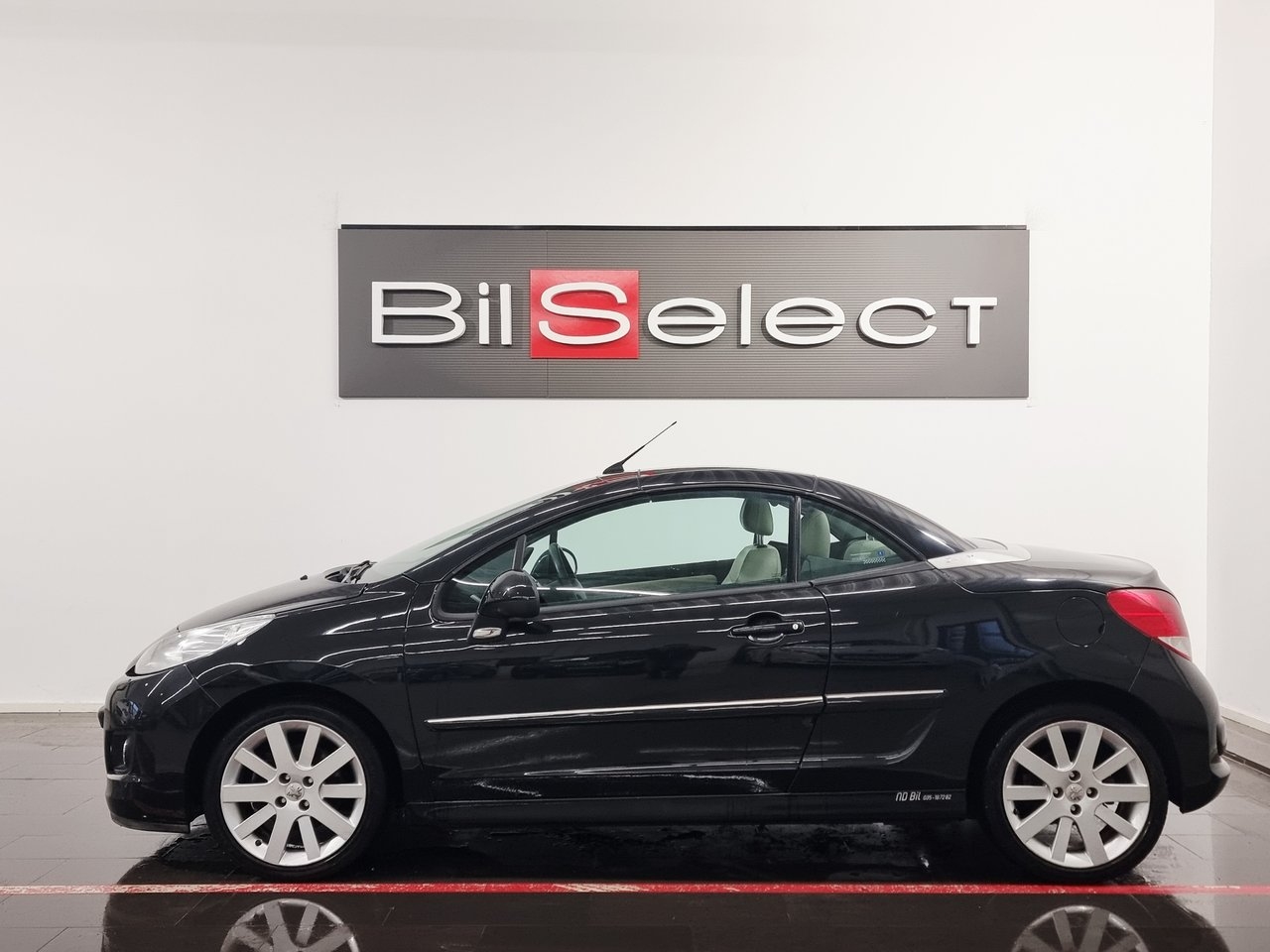 Peugeot 207 2010, bild 2/10