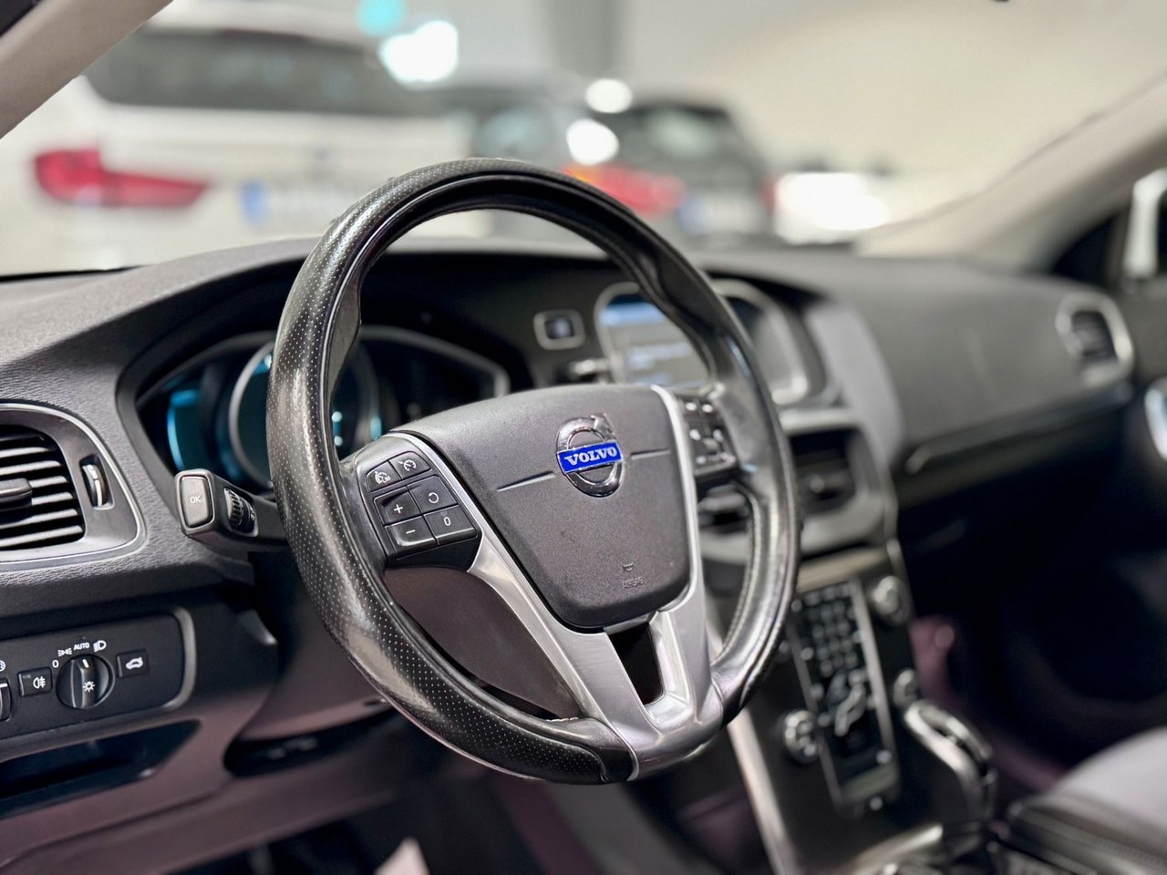 Volvo V40 D2 Powershift Momentum 2014, kuva 5/12