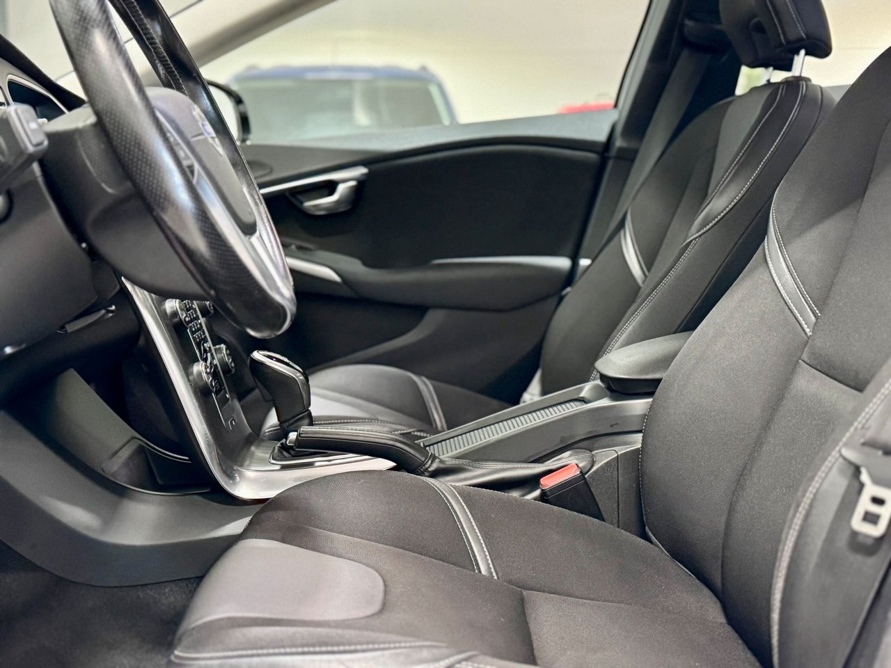 Volvo V40 D2 Powershift Momentum 2014, kuva 7/12