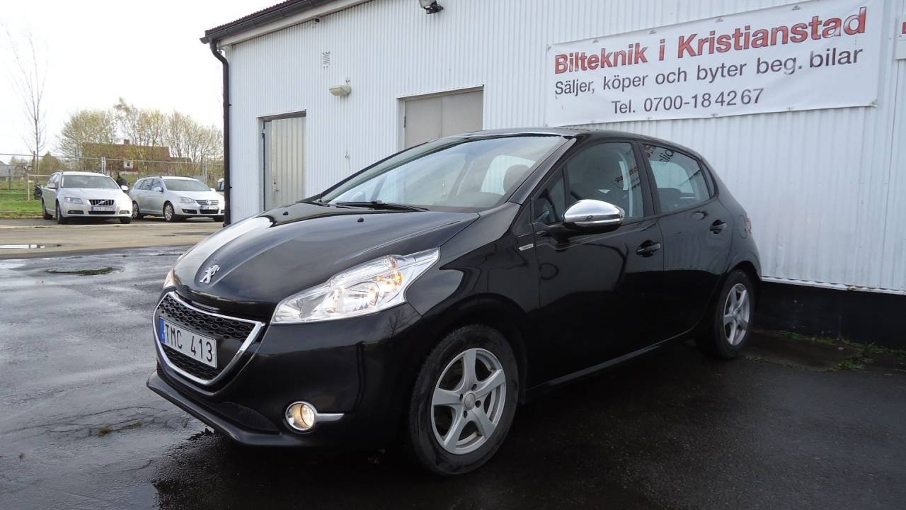 Peugeot 208 1.2 VTi 2013, bild 2/10