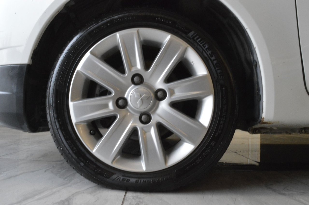 Mitsubishi Colt 2011, bild 7/10