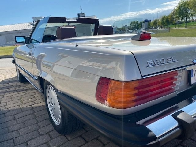 Mercedes-Benz 560 SL 1986, photo 4/8