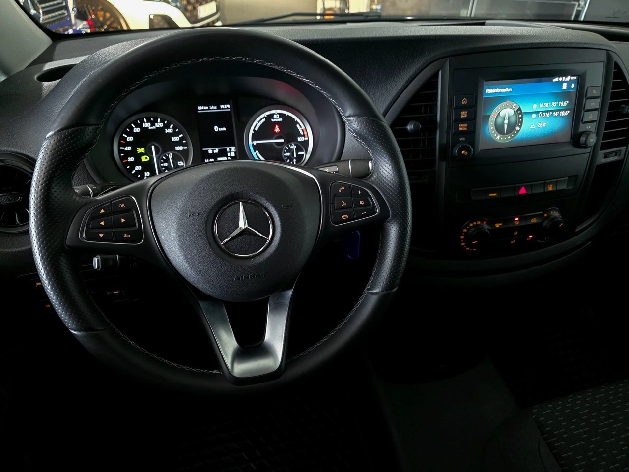 Mercedes-Benz Vito eVito 112 skåp lång 2023, photo 3/10