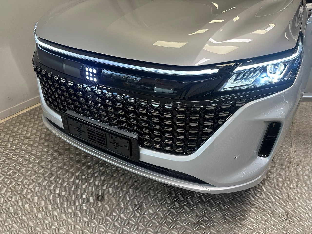 DFSK E5 Plug-in Hybrid 283hk 2025, kuva 5/10
