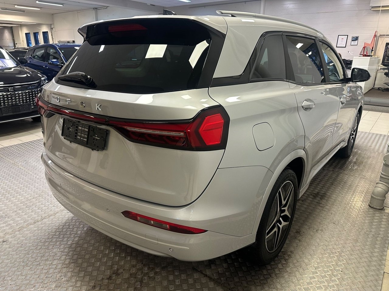 DFSK E5 Plug-in Hybrid 283hk 2025, kuva 4/10