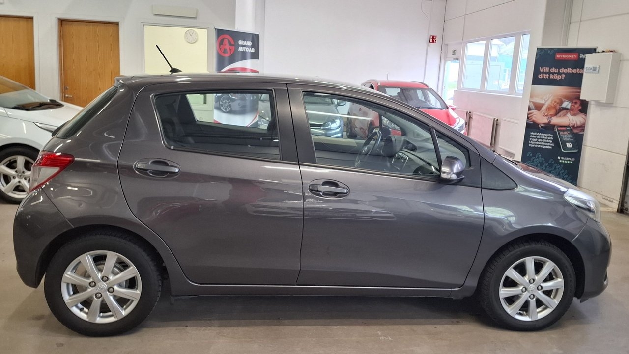 Toyota Yaris 2012, bild 7/23