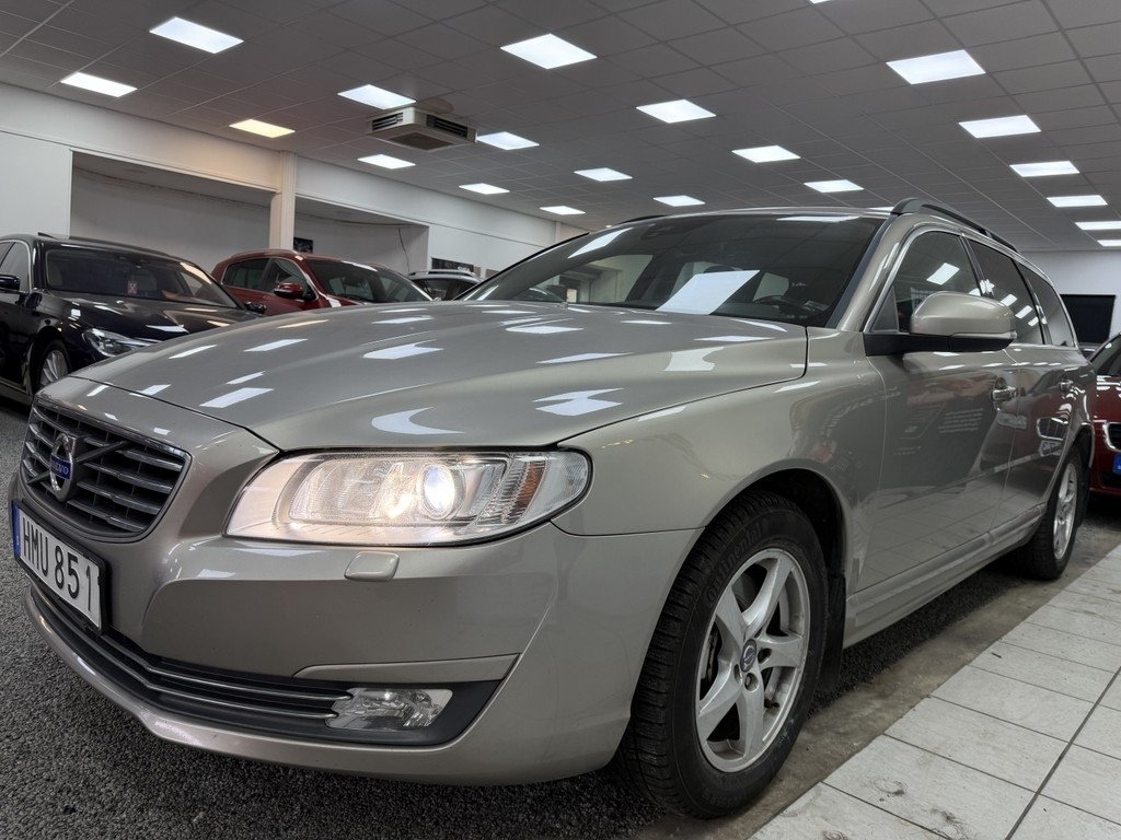 Volvo V70 D4 AWD Geartronic Momentum 2015, bild 2/21