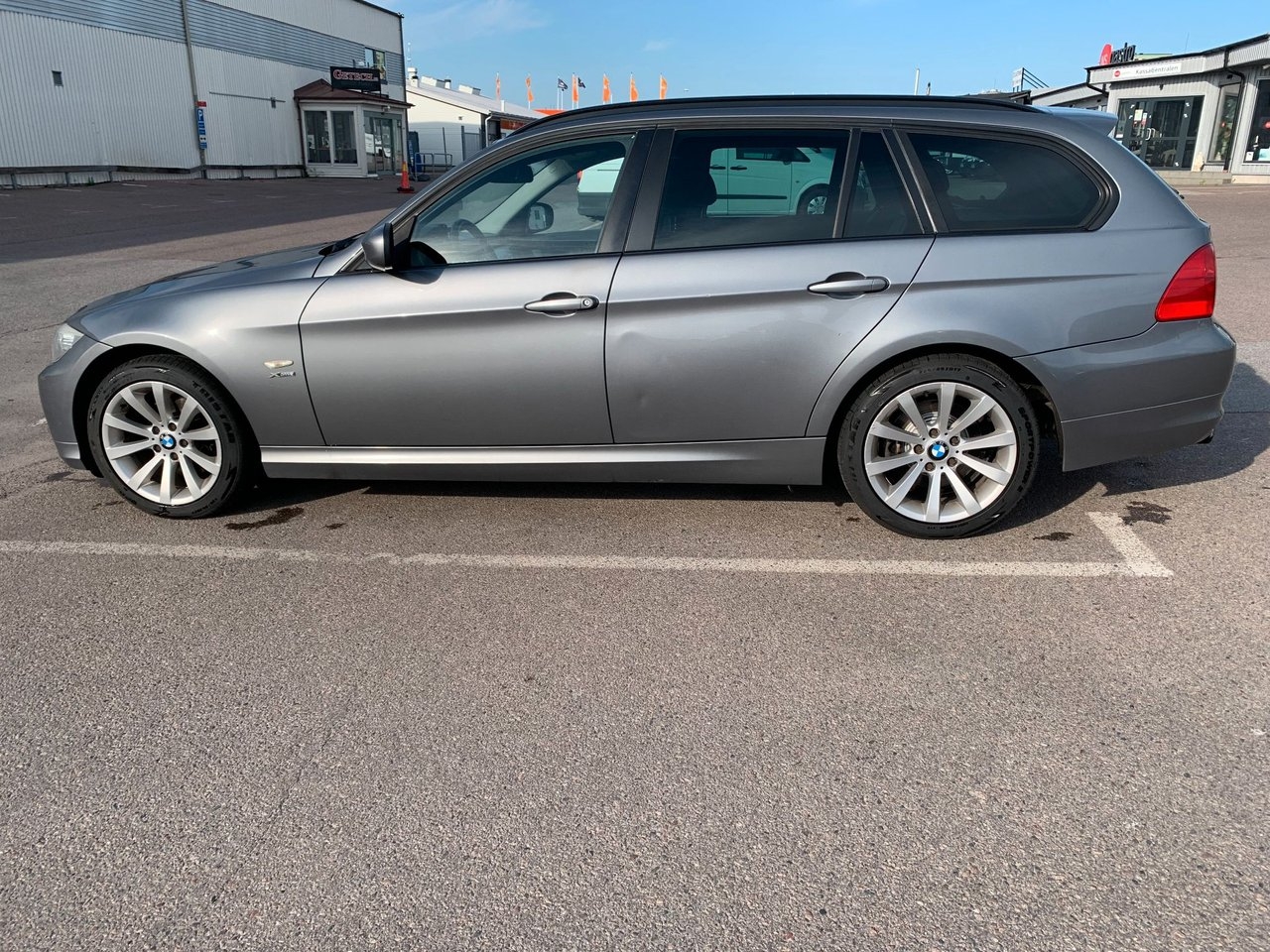 BMW 320 2012, bild 2/14