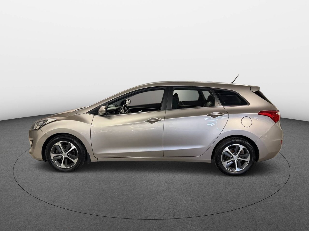 Hyundai i30 2016, kuva 2/10