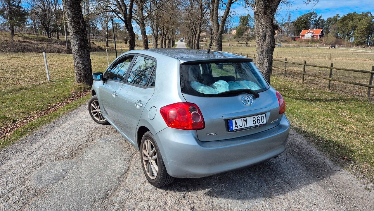Toyota Auris 2008, bild 2/16