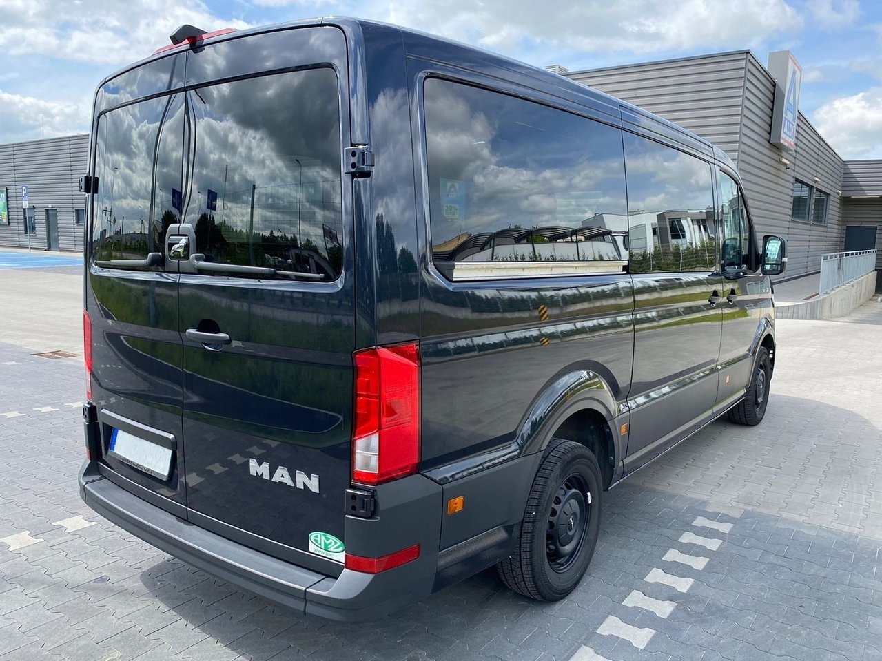 MAN TGE 3,180 177 HK 9-sits buss 2025, bild 3/10