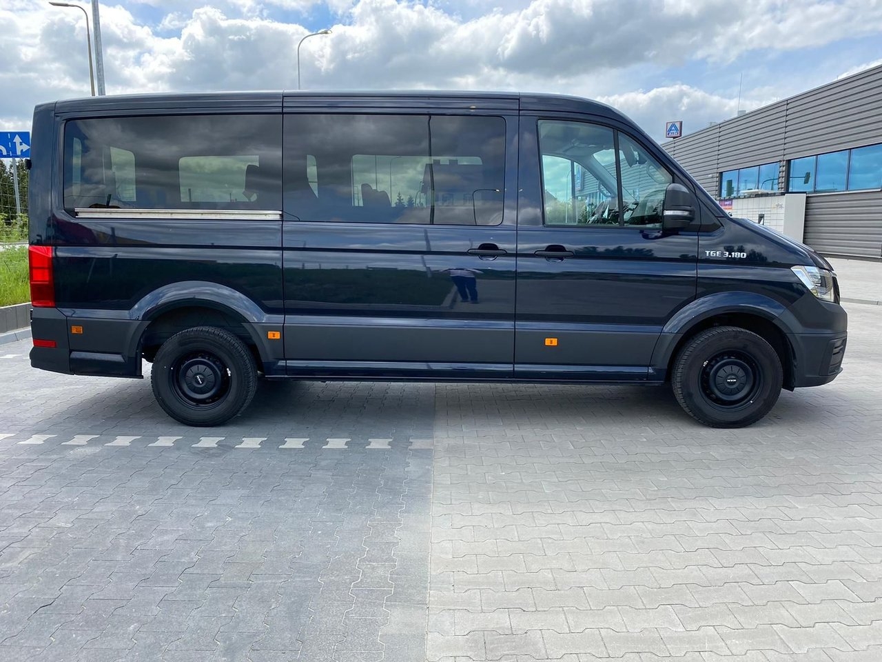 MAN TGE 3,180 177 HK 9-sits buss 2025, bild 2/10