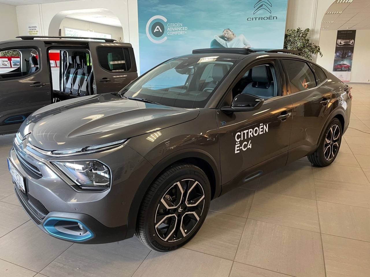 Citroen C4 ë-X, 136hk Shine Exclusive 2022, kuva 2/6