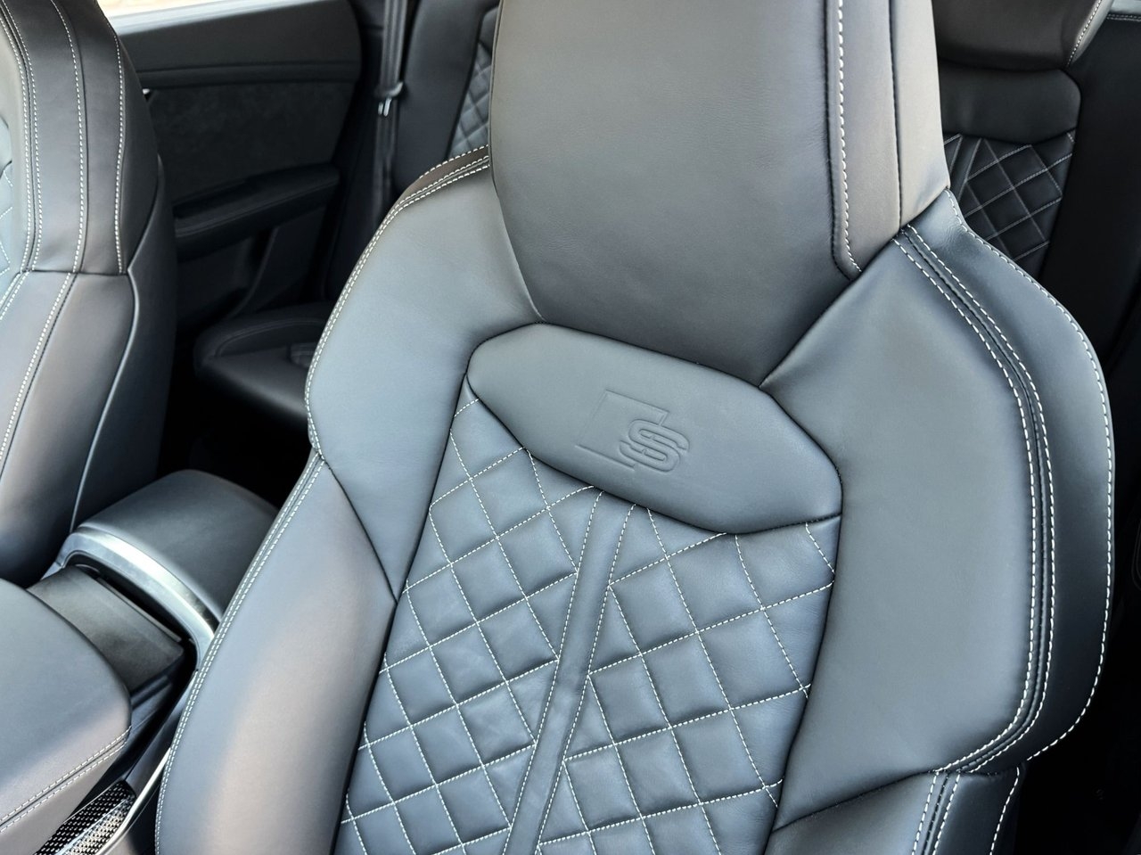 Audi Q8 2024, bild 6/6
