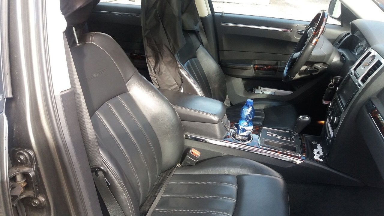 Chrysler 300C 5.7 V8 HEMI AWD 2008, bild 4/7