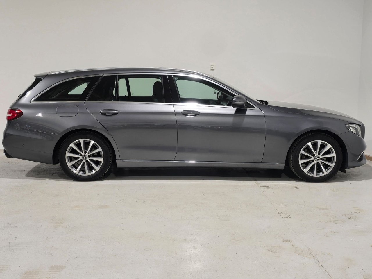 Mercedes-Benz E 2019, bild 4/19