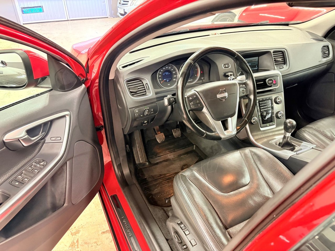 Volvo V60 D3 / 136HK 2013, kuva 7/10