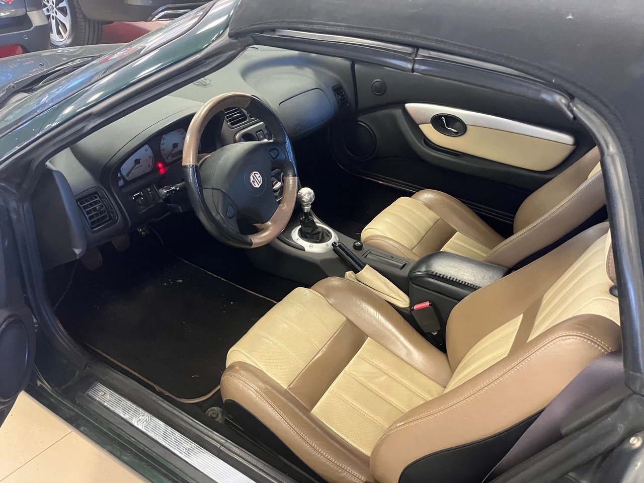 MG F 1.8 VVC 2000, bild 2/8