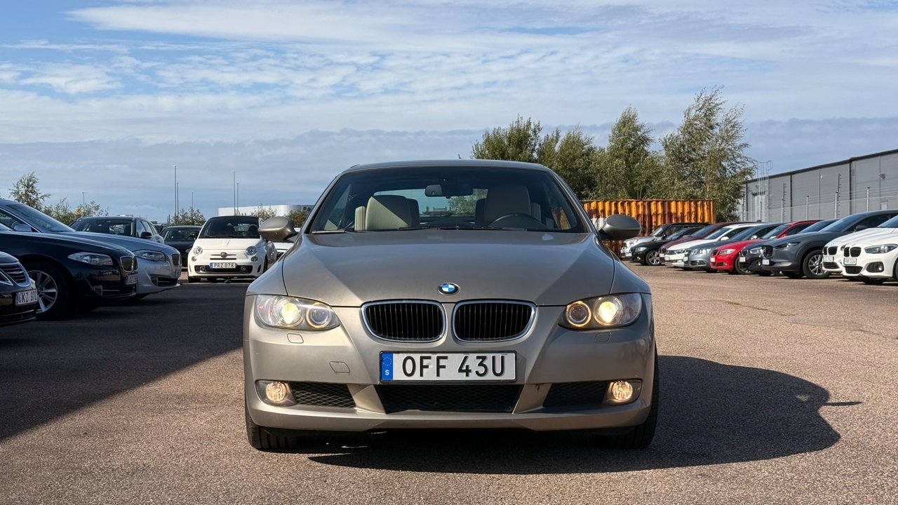 BMW 320 i Convertible Comfort 170hk 2009, bild 2/38