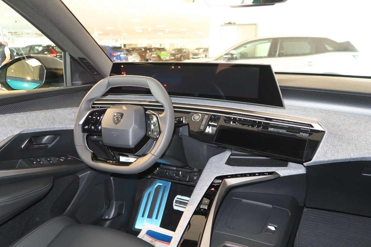 Peugeot e-3008 2025, bild 7/9