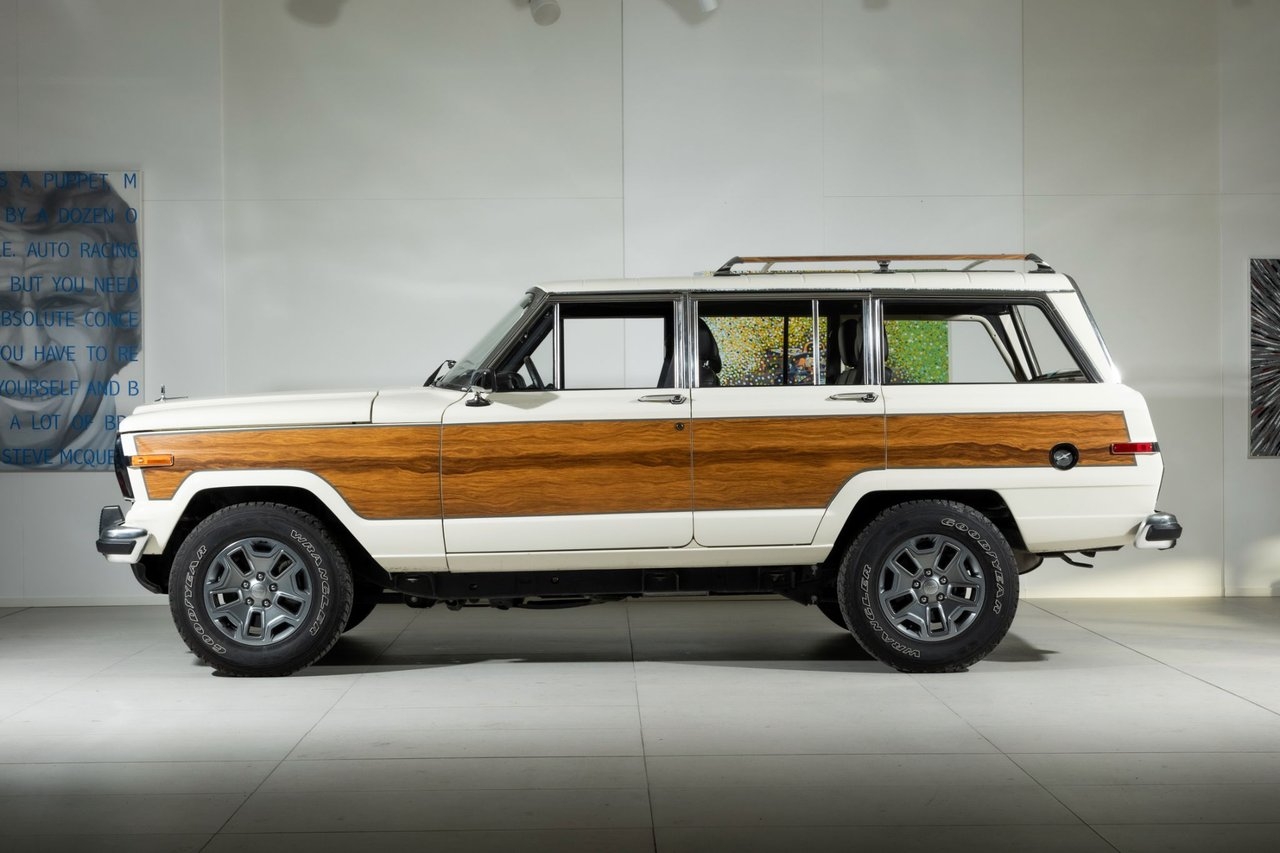 Jeep Grand Wagoneer 2016, photo 2/10