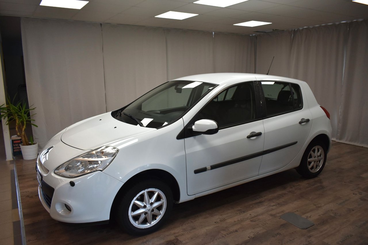 Renault Clio Halvkombi 1.2 E85 (75hk) 2010, photo 3/10